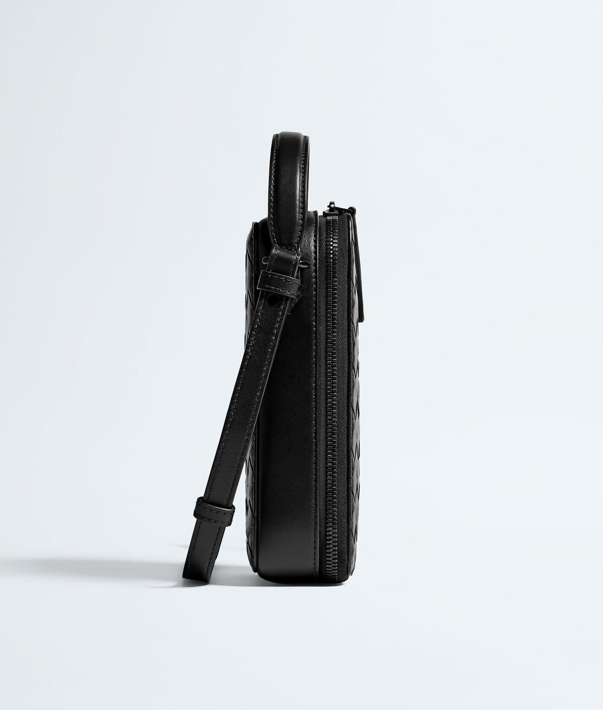 ToBaggy Women's Black Woven Calf Leather Phone Pouch